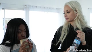 Наслаждайтесь Ana Foxxx, Elsa Jean & Anne Amari's Steamy Session - порно видео на ONE-PORN.COM