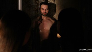 Наслаждайтесь Lady Lyne's Lingerie Fun - порно видео на ONE-PORN.COM