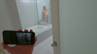 Наслаждайтесь Wet and Wild Shower Session - порно видео на ONE-PORN.COM