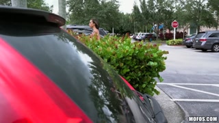 Наслаждайтесь Amber's Sexy Outdoor Fuck - порно видео на ONE-PORN.COM