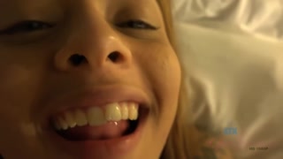 Наслаждайтесь Redhead GF Holly Hendrix Gags on Your Cock But Screams When You Fuck Her Pussy - порно видео на ONE-PORN.COM