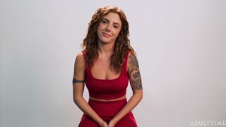 Наслаждайтесь Lumi Ray's Natural Tits Bounce - порно видео на ONE-PORN.COM