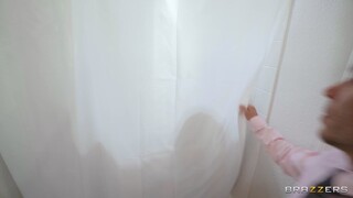 Наслаждайтесь Three Players for One MILF's Game - порно видео на ONE-PORN.COM
