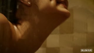 Наслаждайтесь Passionate Kissing in the Shower - порно видео на ONE-PORN.COM